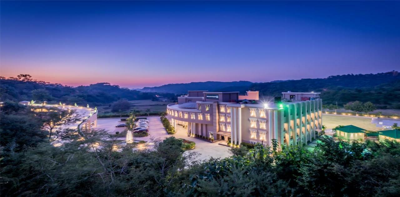 Golden Tulip Chandigarh, Panchkula Exteriör bild