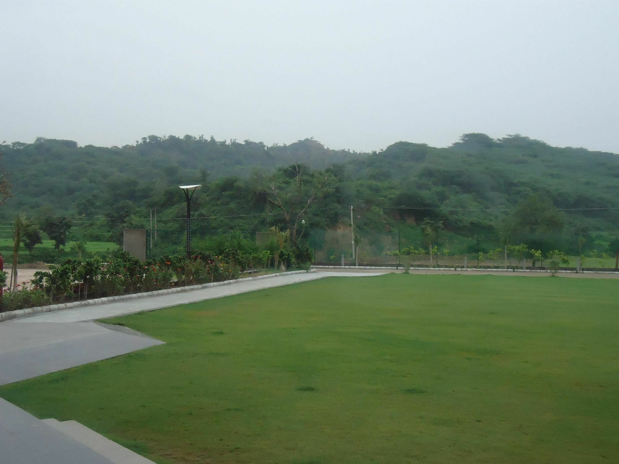 Golden Tulip Chandigarh, Panchkula Exteriör bild