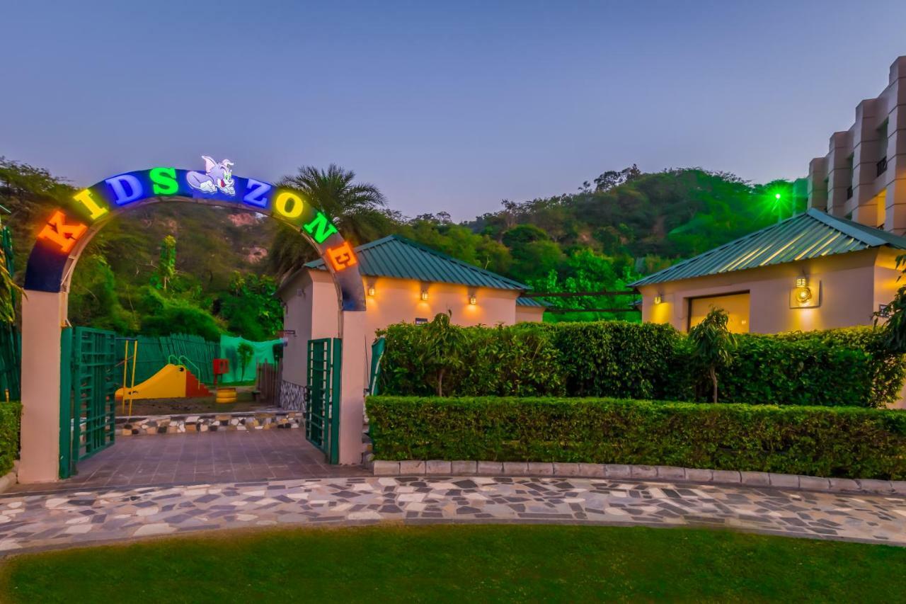 Golden Tulip Chandigarh, Panchkula Exteriör bild
